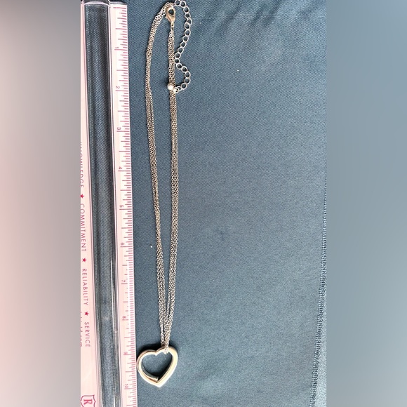 Vintage 3 chain open heart silhouette silver tone Necklace - Picture 7 of 7